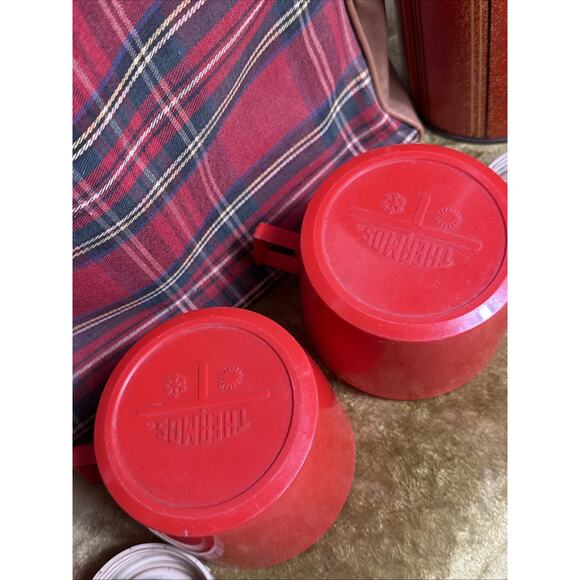 Vintage Thermos Picnic Set Red Plaid Carry Tote Bag 1970s Retro Christmas Decor - Picture 5 of 14